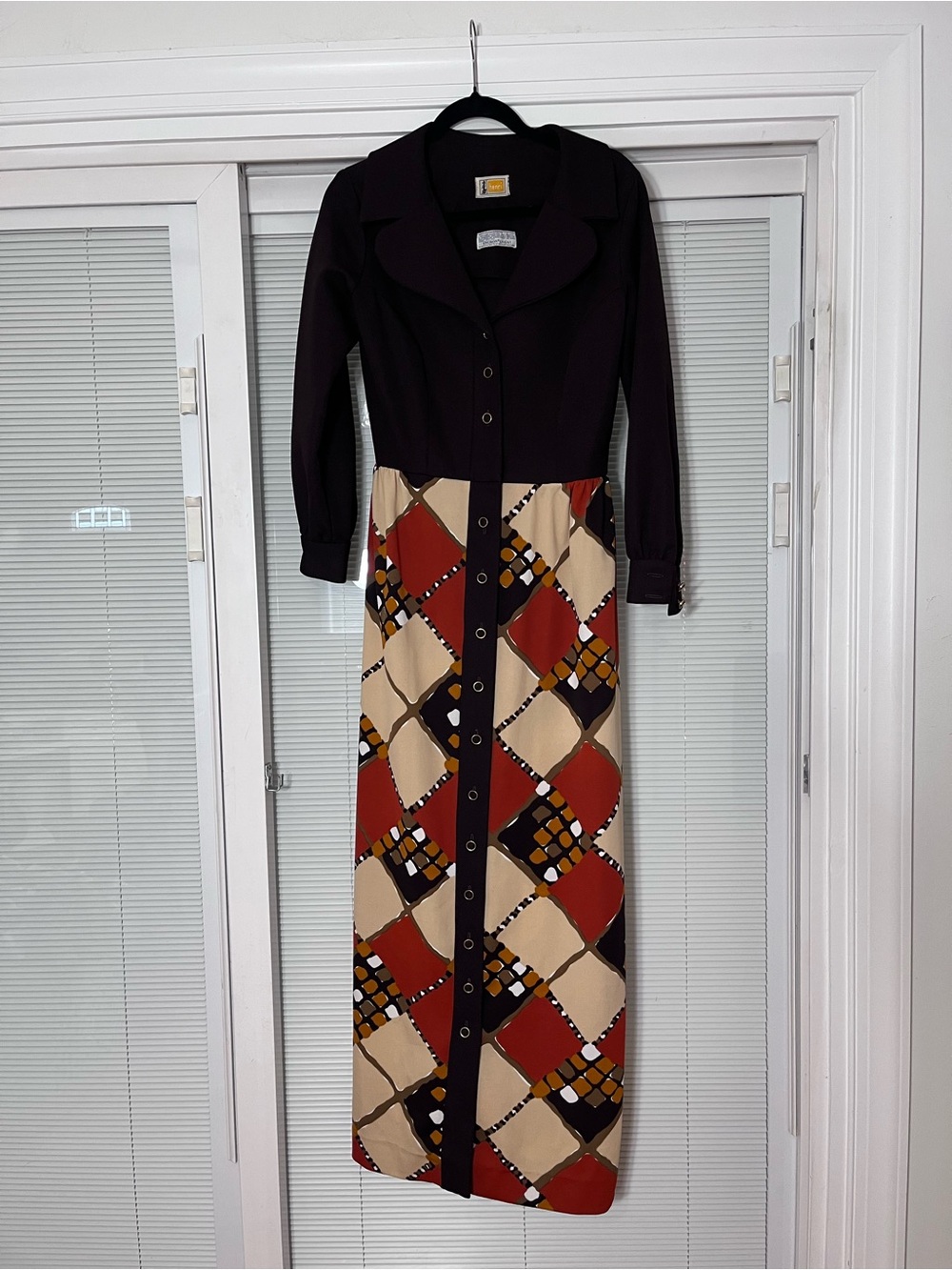 Button-Front Maxi Skirt Dress with Geometric Print in Black, Red & Cream